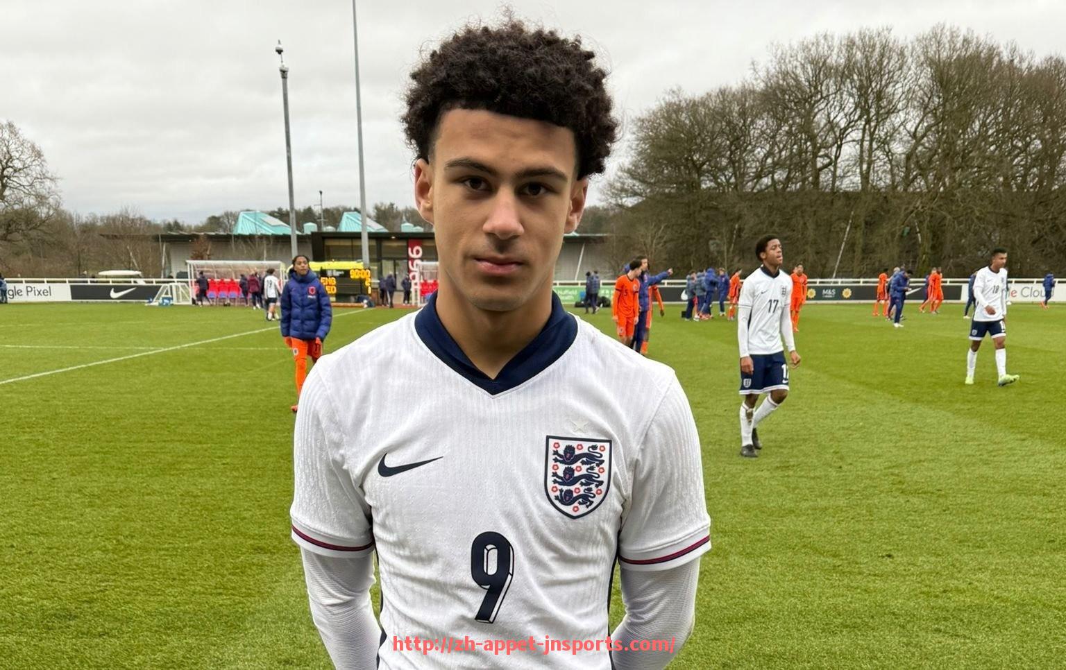 江南体育APP-世俱杯比赛门将扑救率排行榜：谁才是真正的扑救王？